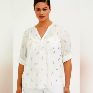 Women's Torrid Harper Blouse. Size 2 White blouse with gold pineapples